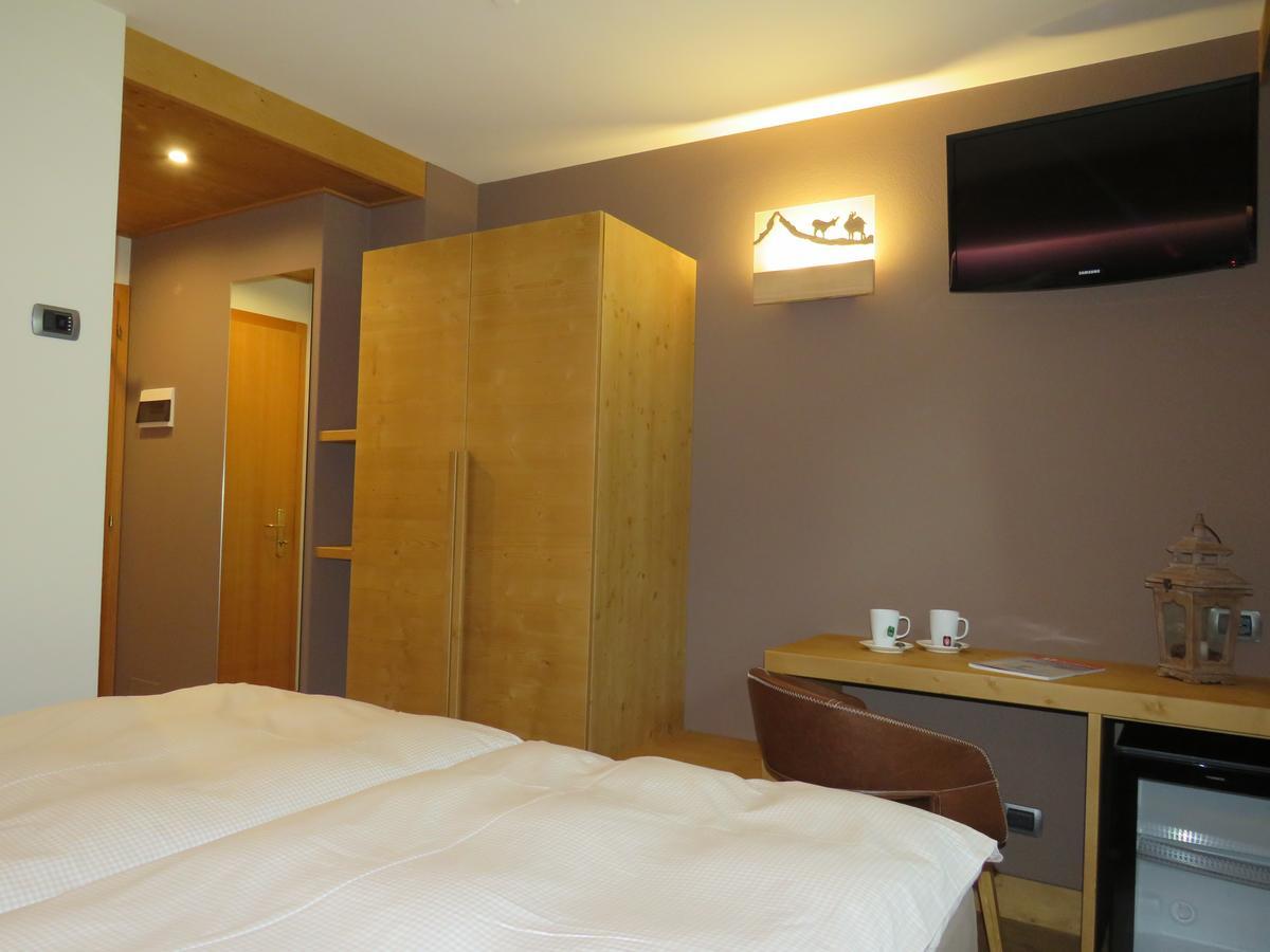 Hotel Compagnoni Santa Caterina Valfurva Exteriör bild